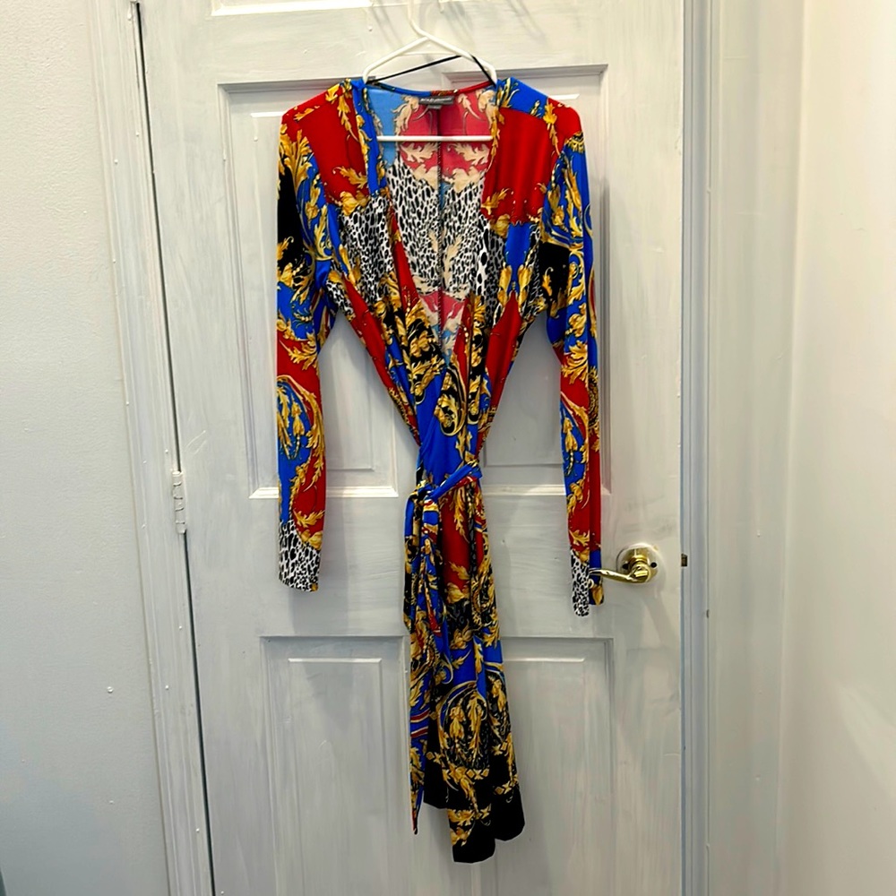 This wrap dress is FUN!!Bold, rich colors that look eye catching!